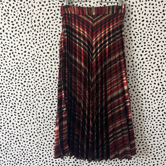 Zara women Chevron Skirt. - Picture 5 of 5